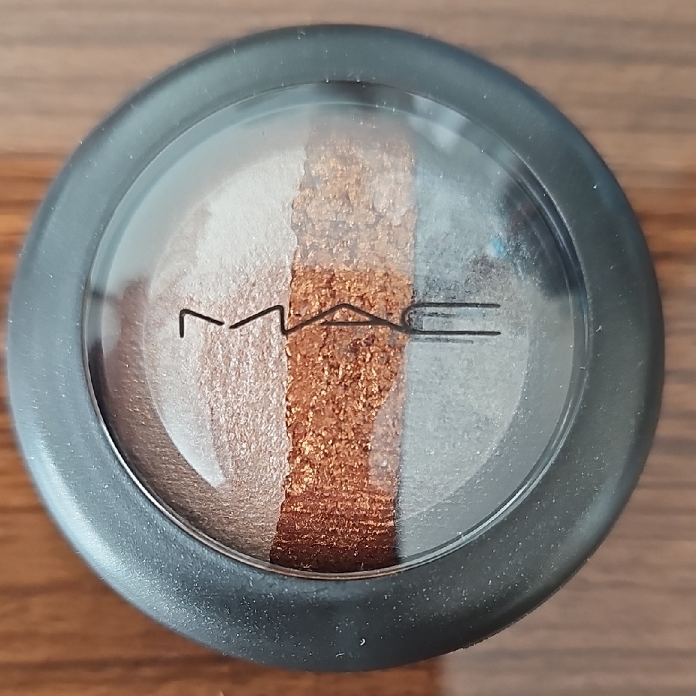 MAC Mineralize Eyeshadow In "Word-of-Mouth"